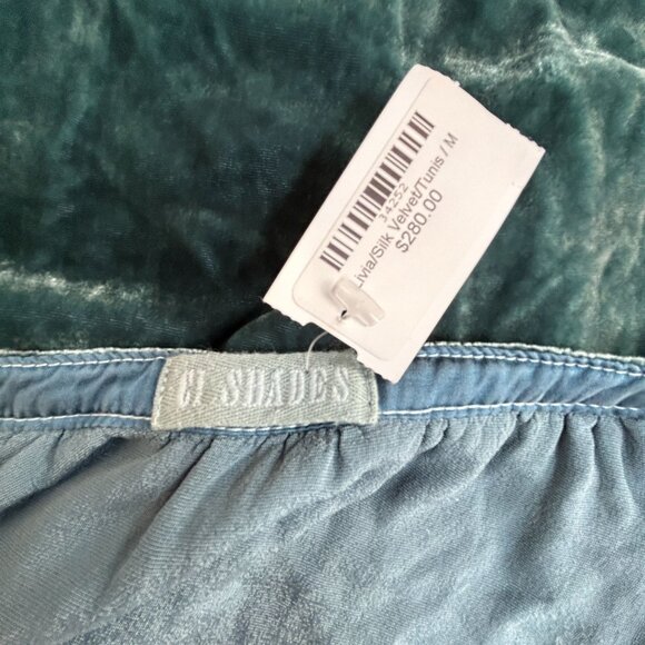 CP Shades Livia Womens Green Silk Velvet Tunic Top Split Neck Size Medium $280 - Picture 3 of 8